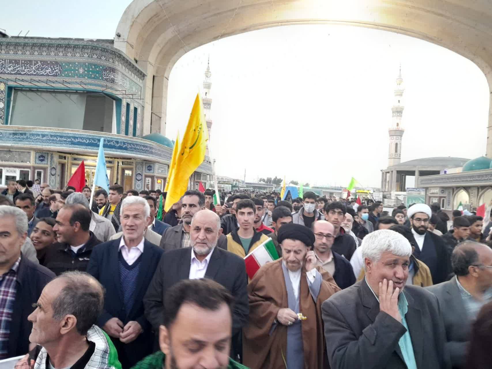 حضور زائران در مسجد جمکران