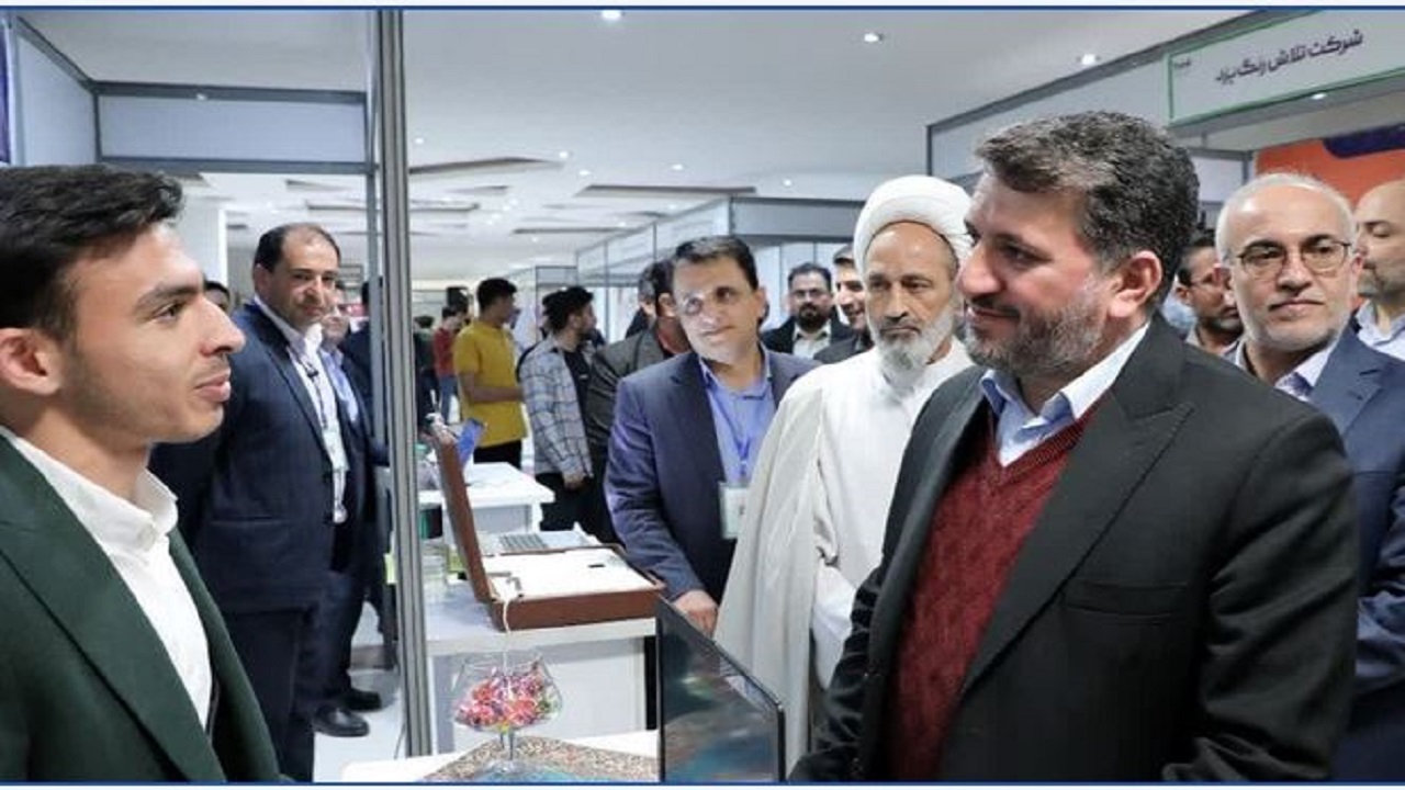 آغاز به کار اولین نمایشگاه کار در استان یزد