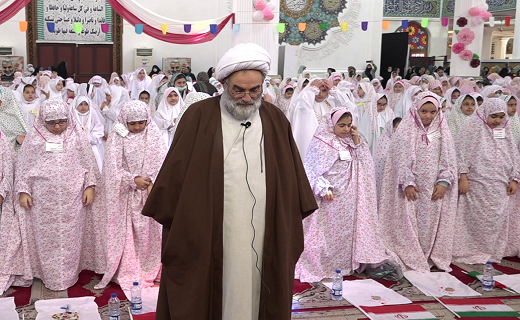 جشن تکلیف دختران دانش&zwnj;آموز در مصلای رشت + تصاویر