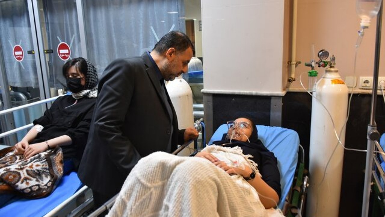 انتقال ۶۸ دانش‌آموز بدحال کاشانی به بیمارستان‌