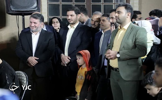 بازدید استاندار یزد از بازارچه خیریه و فرهنگی فصل همدلی+تصویر