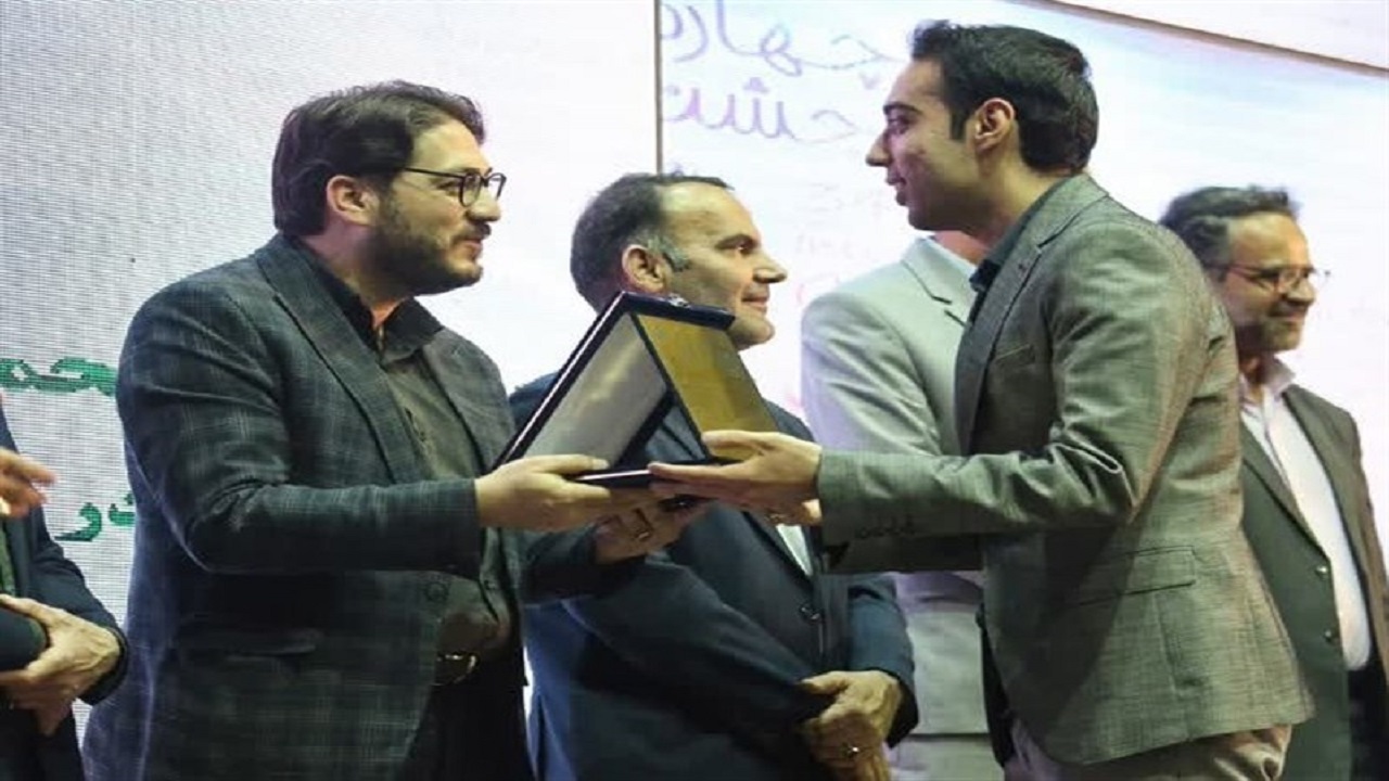 تجلیل از جوانان قمی منتخب در جشنواره جوانان برتر ایران زمین
