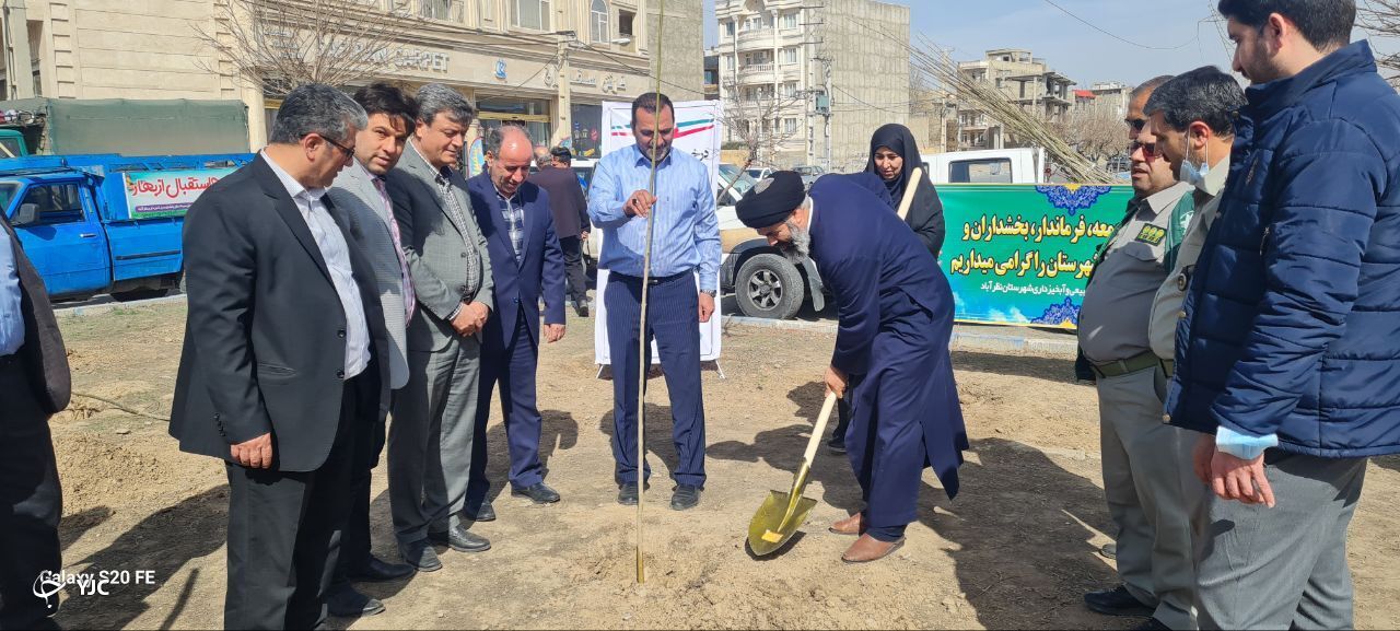 کاشت هشت هزار اصله نهال در نظرآباد