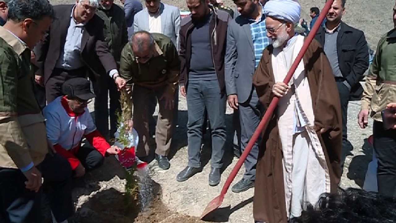 درختکاری مردم و مسئولان استان مرکزی در روز درختکاری