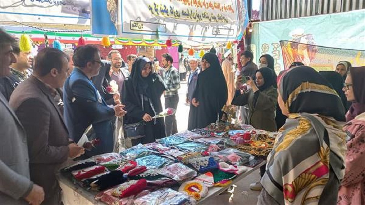 افتتاح نمایشگاه تولیدات و محصولات مددجویان کمیته امداد