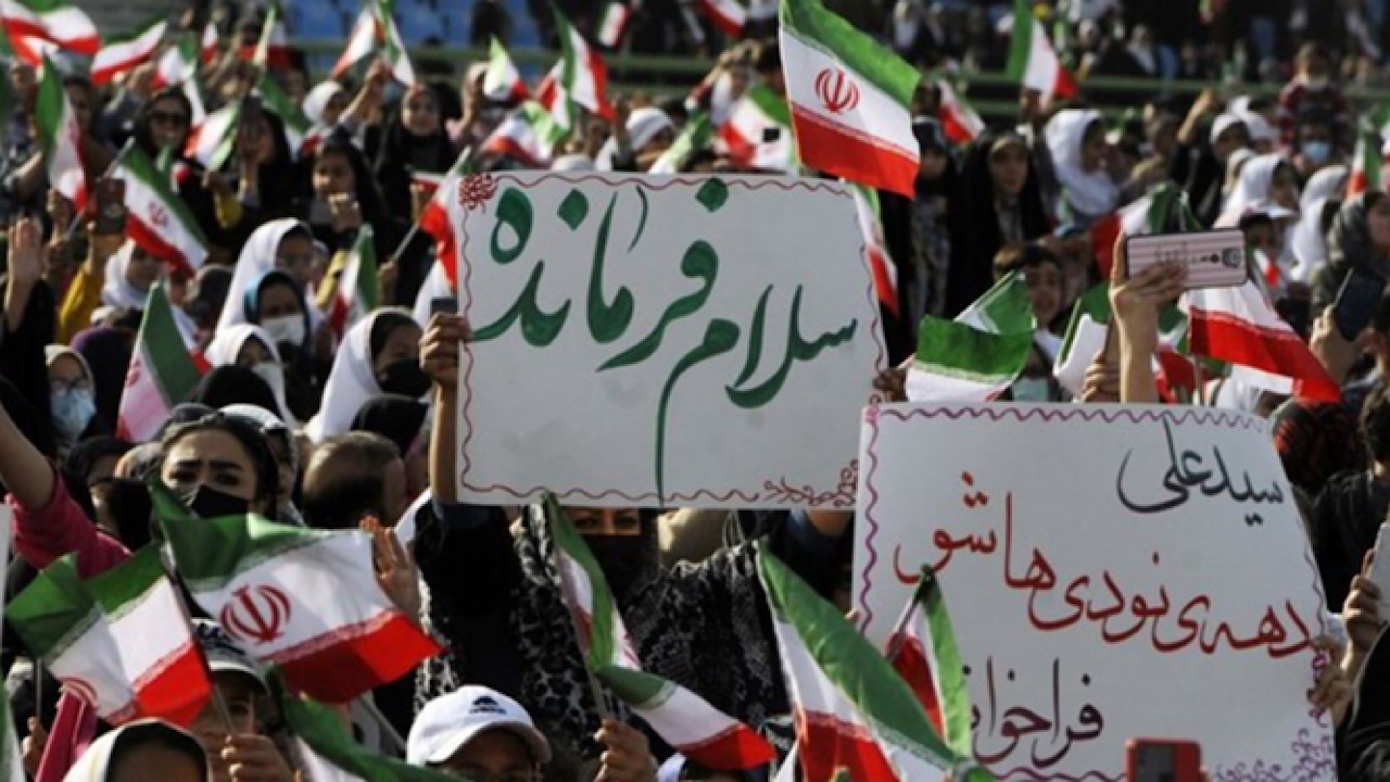 اجرای سرودهای «سلام فرمانده ۲» و «جشن بیعت»