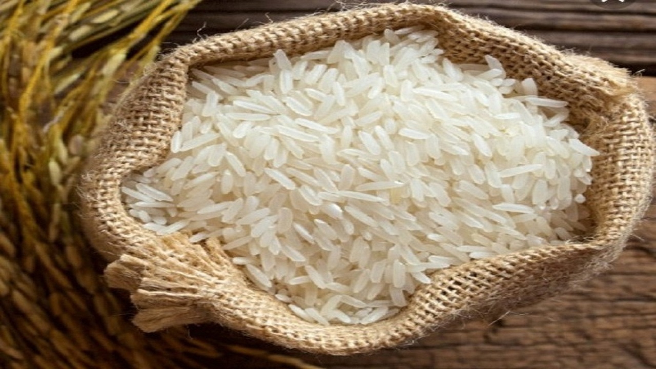 کشف بیش از ۲ تن برنج قاچاق در الیگودرز