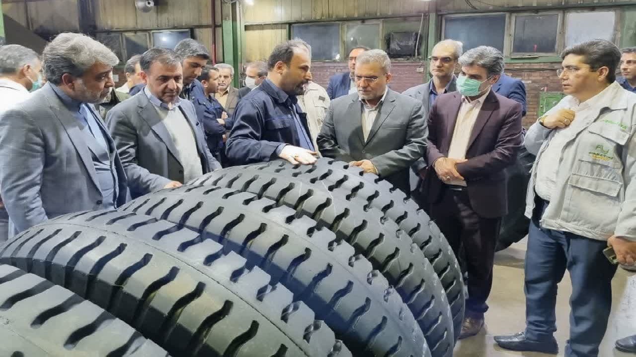 بازدید معاون وزیر کشور از واحد‌های تولیدی شهرستان ساوه و زرندیه