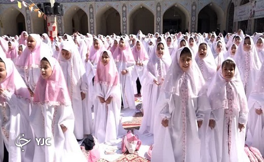 آغاز سال عبادی بیش از هزار دانش آموز بافقی+تصویر