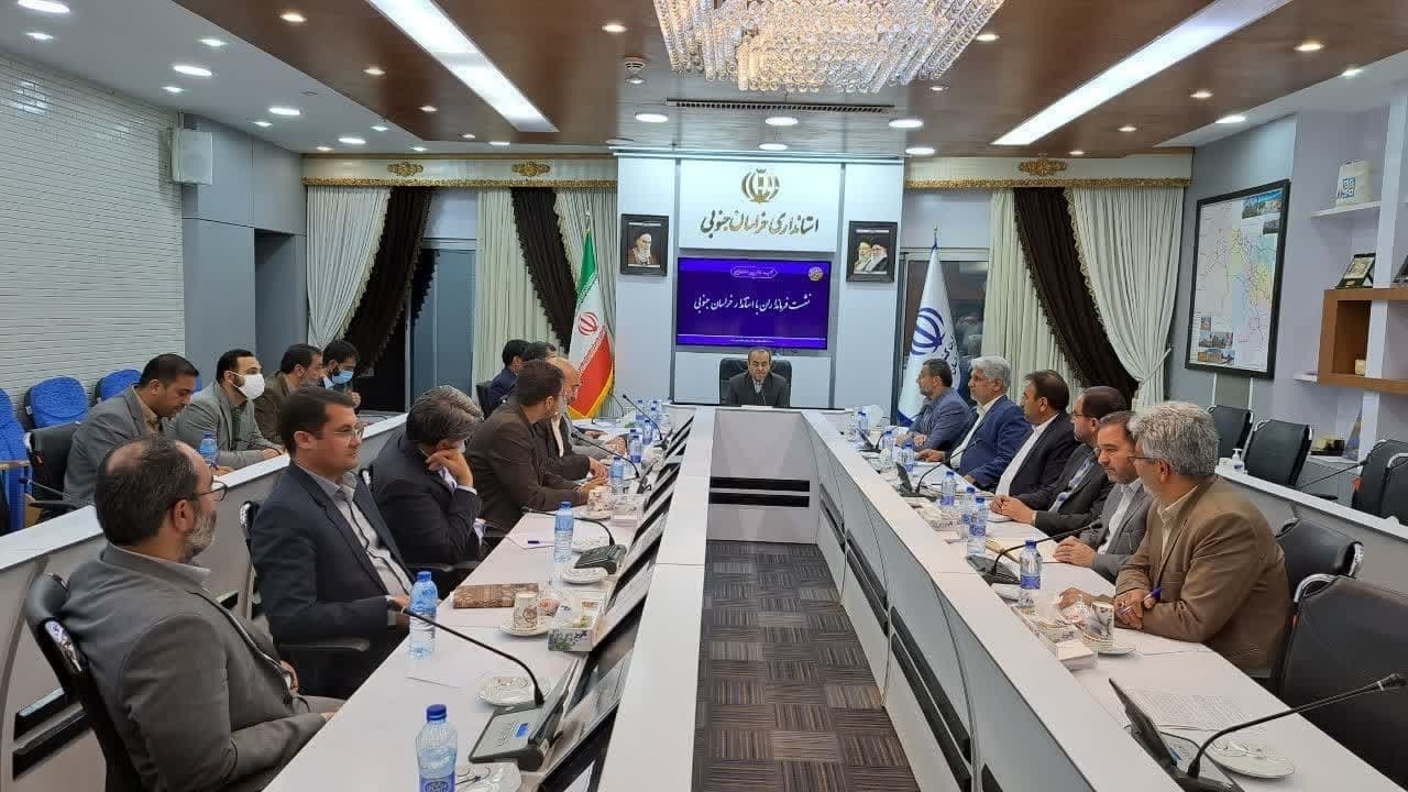 فرمانداران تمامی ظرفیت‌ها را برای خدمت به مردم در تعطیلات نوروزی پای کار بیاورند