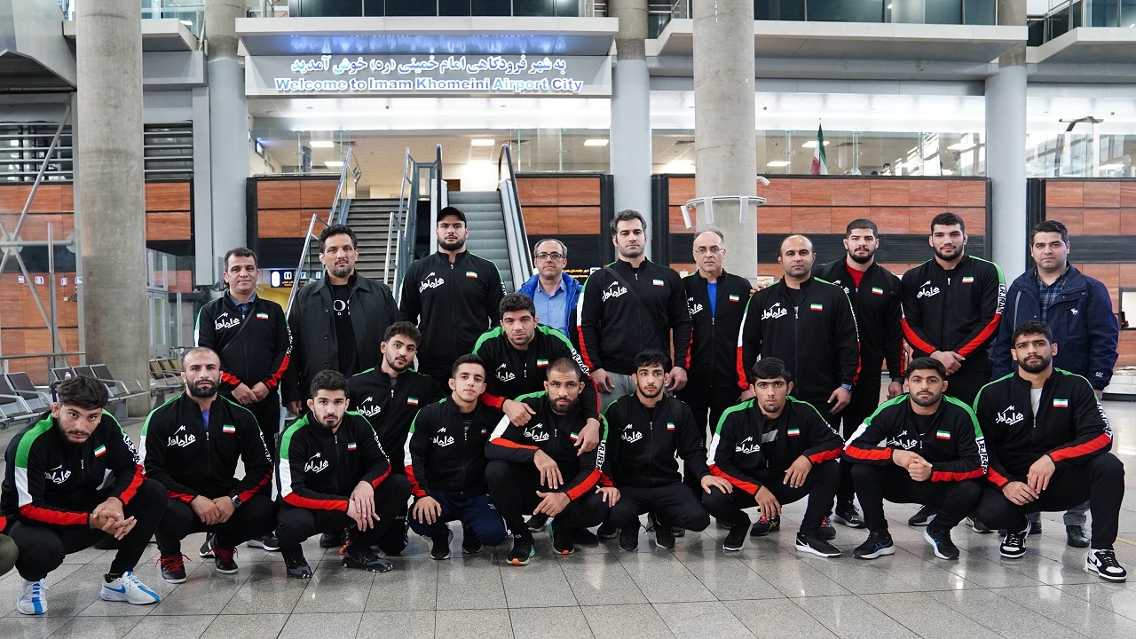 آزاد و فرنگی کاران ایران پس از ۱۰ مدال رنگارنگ در بلغارستان وارد کشور شدند