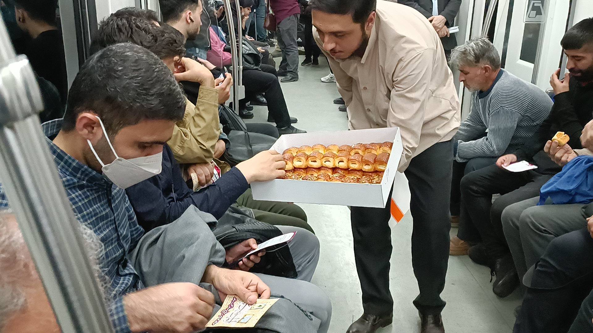 جشن نیمه شعبان در مترو