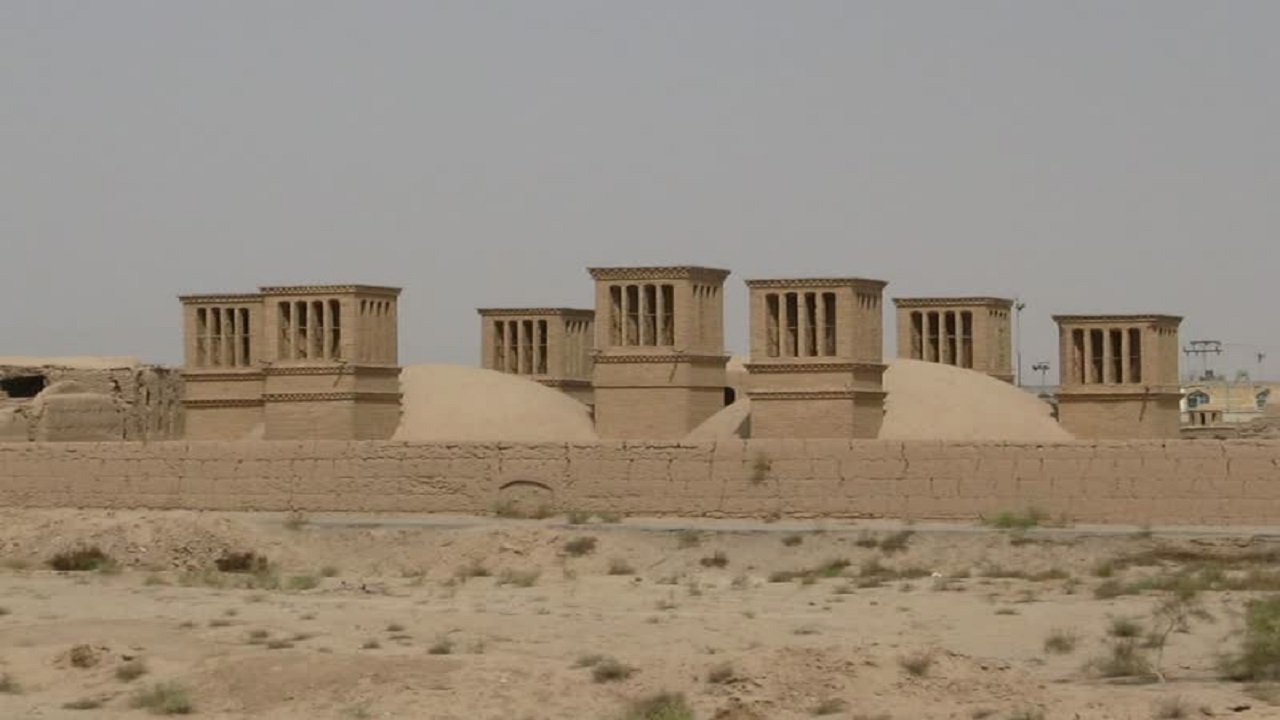 آغاز مرمت آب انبار هفت بادگیری حسین آباد
