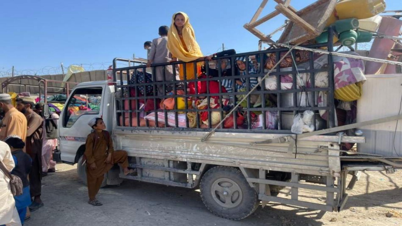 ۲۹۸ نفر از مهاجرین افغانستانی زندان در پاکستان آزاد شدند
