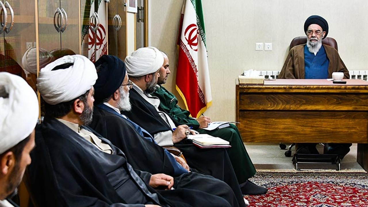 نقش روحانیت شیعه در حرکات ضد استعماری تبیین شود