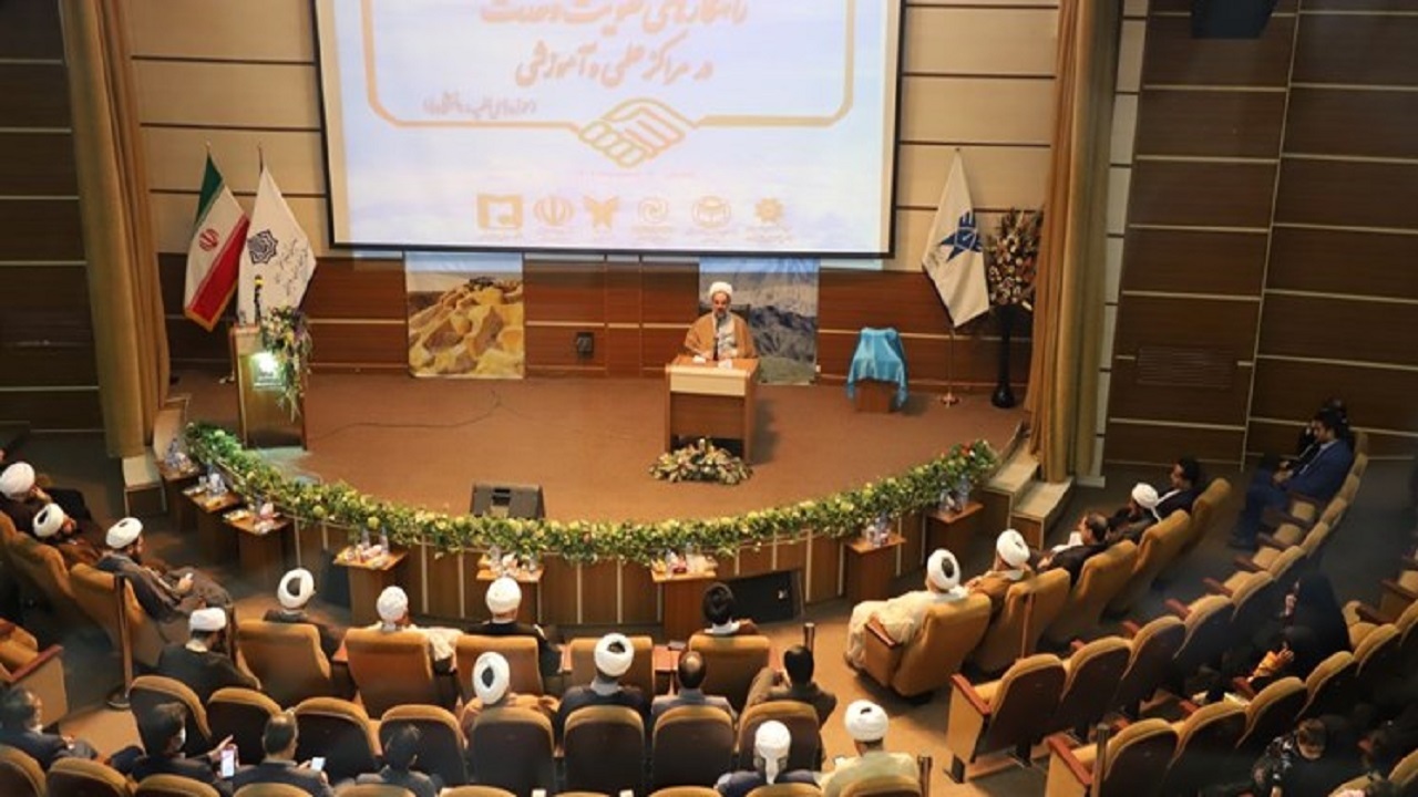 وحدت و انسجام امت اسلامی باعث اقتدار و پیشرفت جامعه است