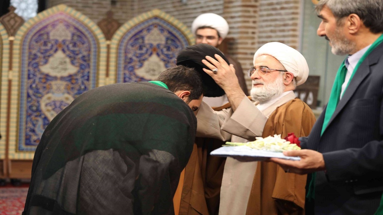 آیین عمامه گذاری طلاب حوزه فخریه مروی + تصاویر