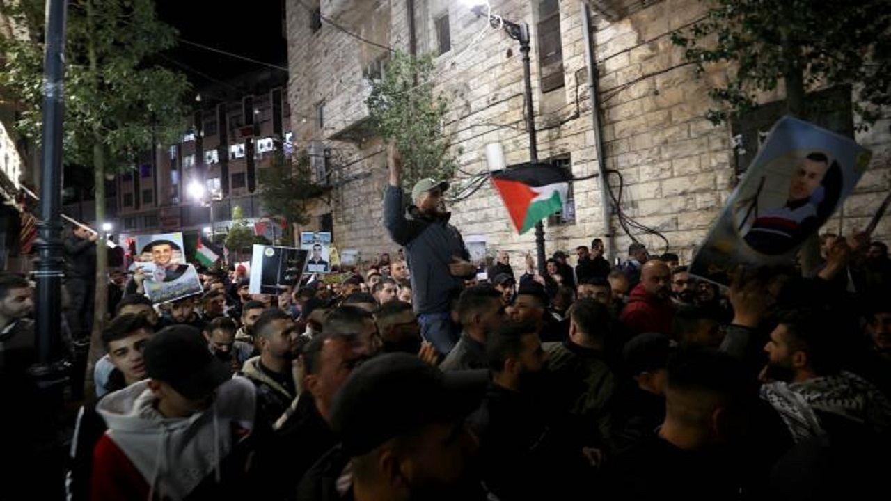 تظاهرات هزاران فلسطینی در کرانه باختری به دعوت «عرین الاسود»
