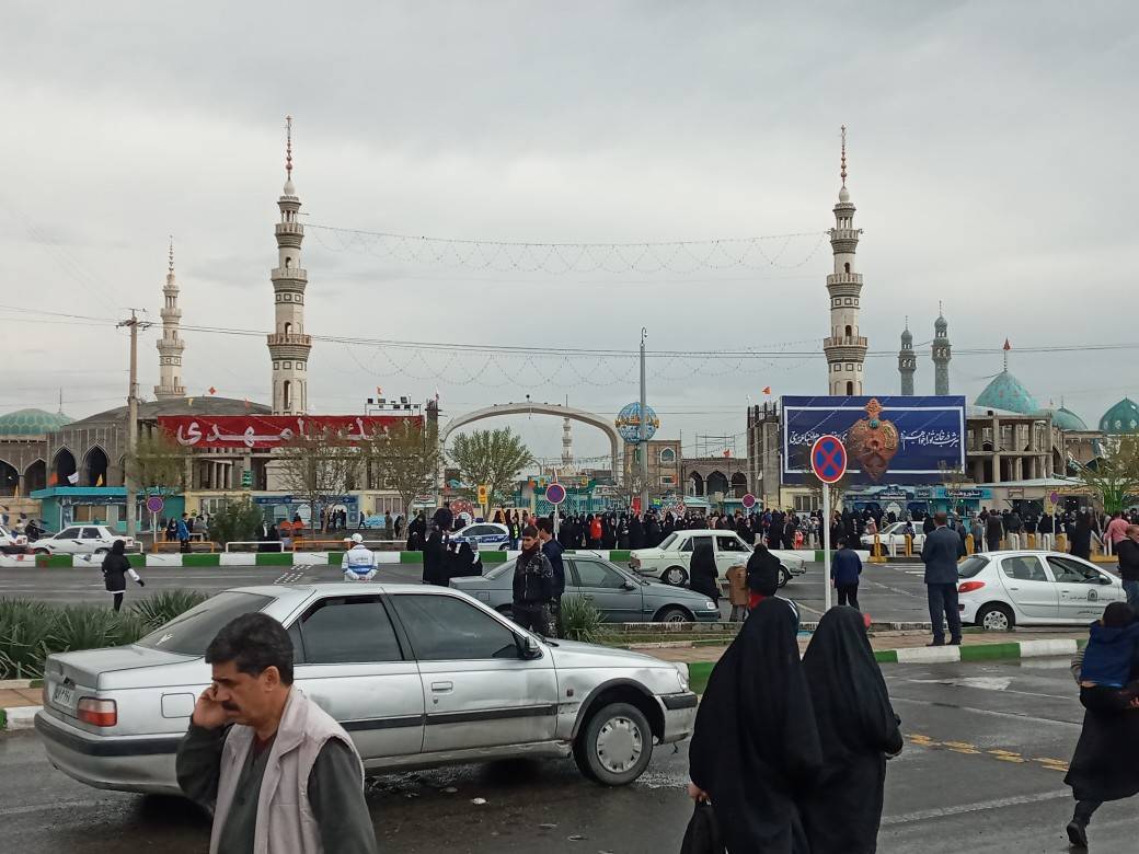 زائران در مسجد جمکران