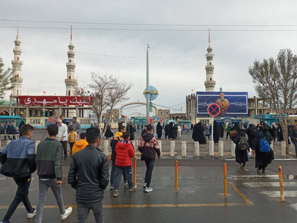 زائران در مسجد جمکران