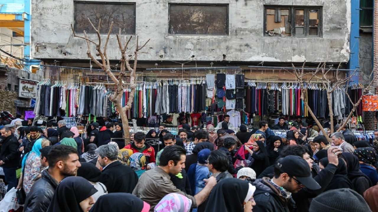 نظارت میدانی مسئولان مراغه بر بازار شب عید