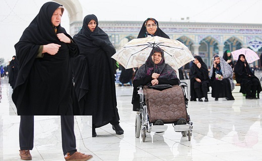 حال و هوای بارانی مسجد جمکران در نیمه شعبان