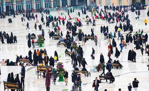 حال و هوای بارانی مسجد جمکران در نیمه شعبان