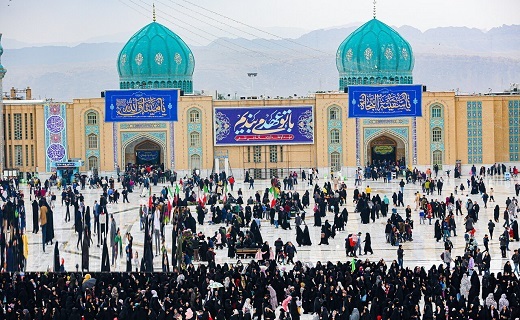 حال و هوای بارانی مسجد جمکران در نیمه شعبان