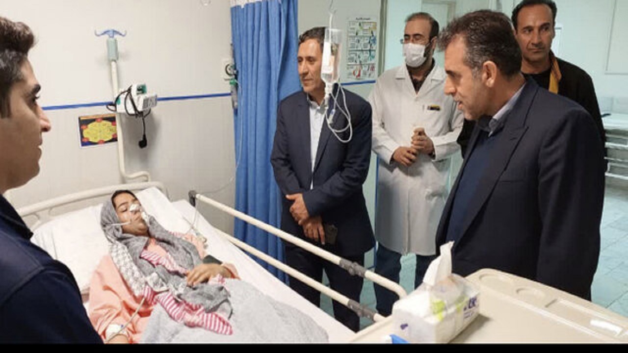 عیادت مدیرکل آموزش و پرورش کرمانشاه از دانش آموزان دختر مسموم شده