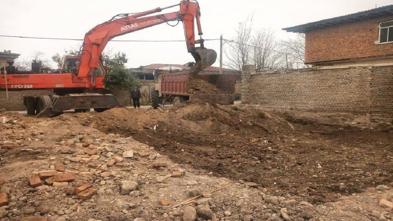 کار ساخت خانه ننه تاج گُل و مشهدی غلامعلی آغاز شد