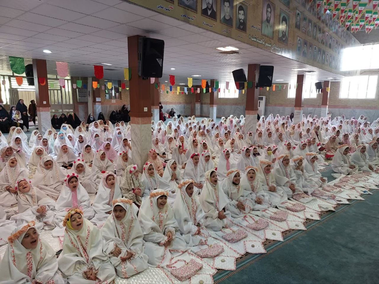 جشن تکلیف دانش آموزان دختر در مصلی ماهدشت