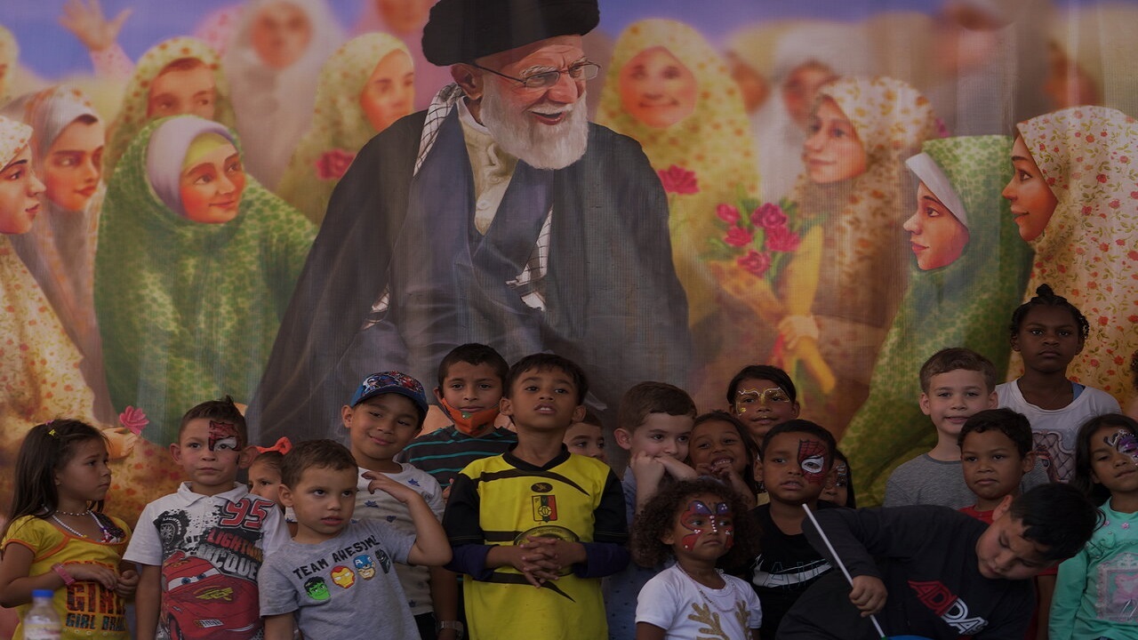 نمایشگاه فرهنگ دوستی ایران – ونزوئلا آغاز به کار کرد