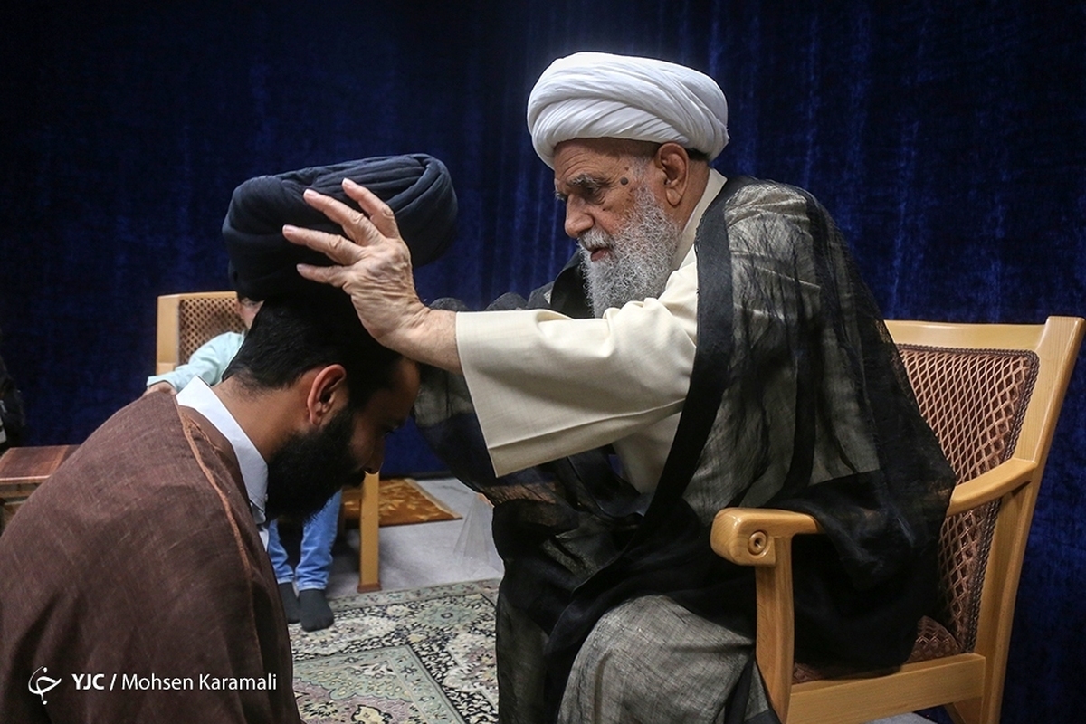 برپایی سفره افطاری ساده در حرم حضرت معصومه (س)
