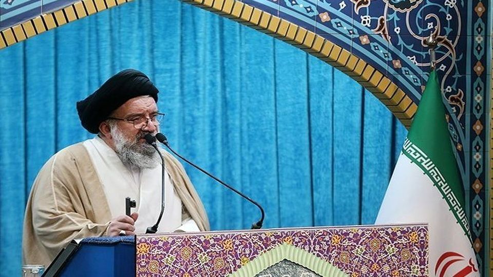 تاکید امام جمعه تهران بر لزوم پیگیری موضوع بدحالی دانش آموزان