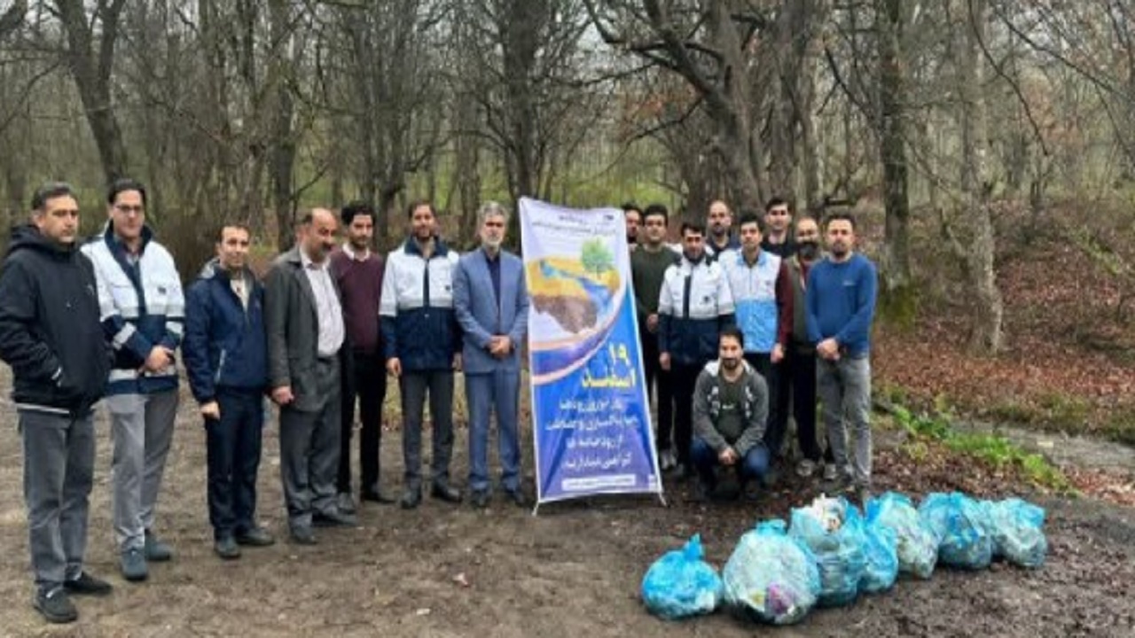 پاکسازی بخشی از رودخانه کبودوال به مناسبت نوروز رودها در علی آبادکتول