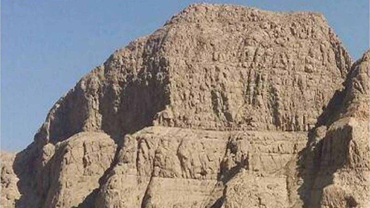 تعیین محور گردشگری برای قلاع «دختر» و «اردشیر» و کوه‌های صاحب‌الزمان کرمان