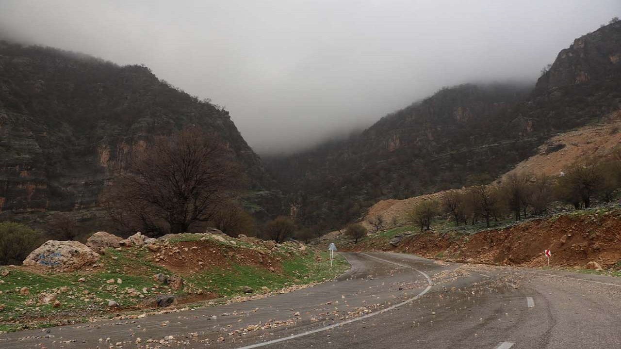 سیلاب به راه‎های روستایی طارم و الموت خسارت وارد کرد