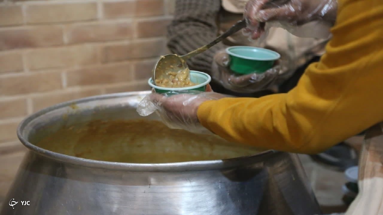 مراسم سنتی شکرگزاری  آش اسفندی در دلیجان