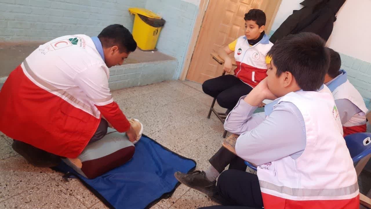 هر مدرسه یک پایگاه هلال احمر