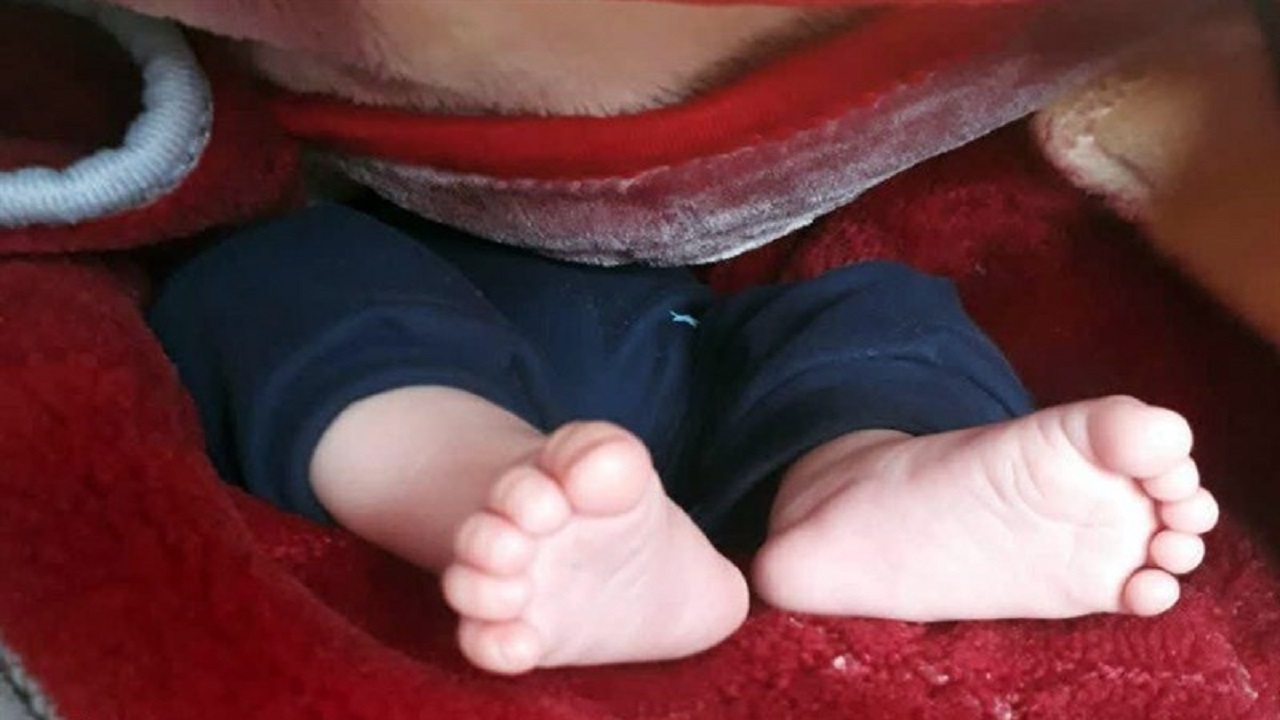 نوزاد ربوده شده توسط پلیس به خانواده‌اش برگردانده شد