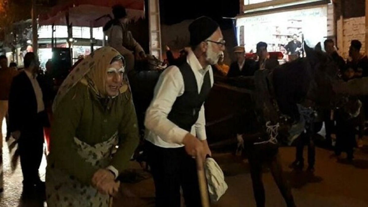 آیین سنتی چراغ بران در بام ایران