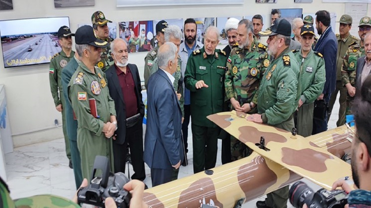نمایشگاه معارف جنگ و دستاورد‌های هوانیروز ارتش افتتاح شد