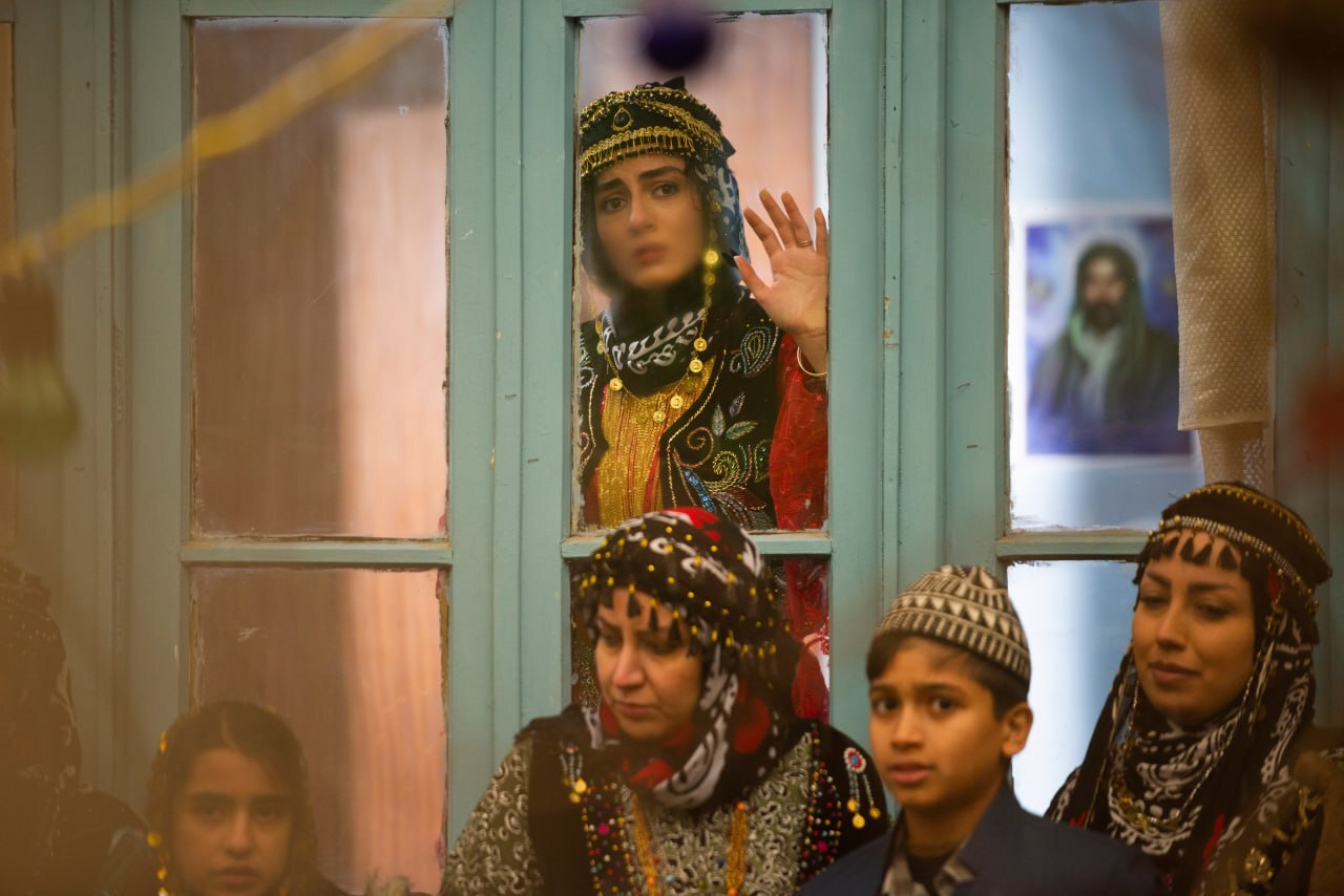 پوستر فیلم &laquo;غریب&raquo; رونمایی شد