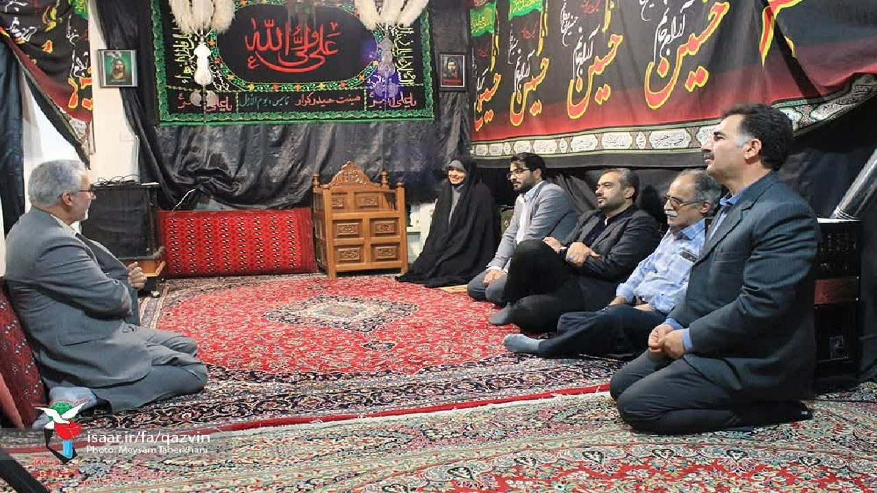 تجلیل از کارکنان شاهد دستگاه‌های اجرایی در قزوین