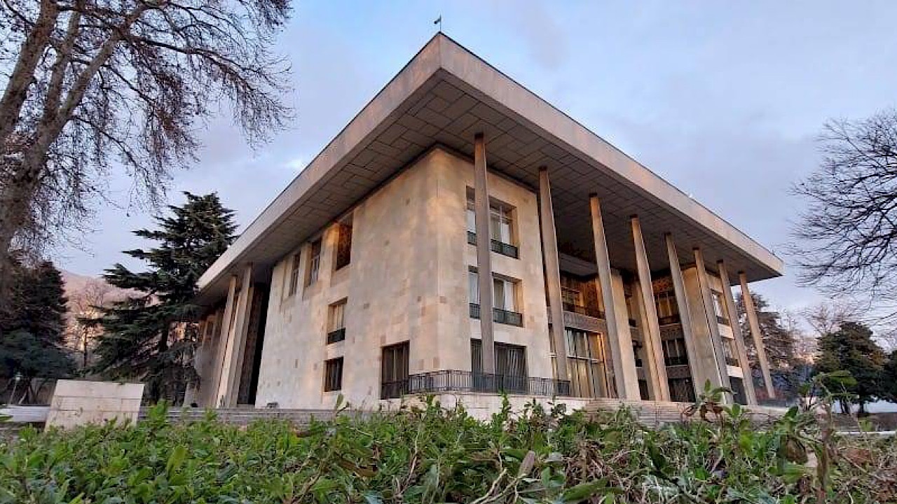 کاخ نیاوران امروز تعطیل است