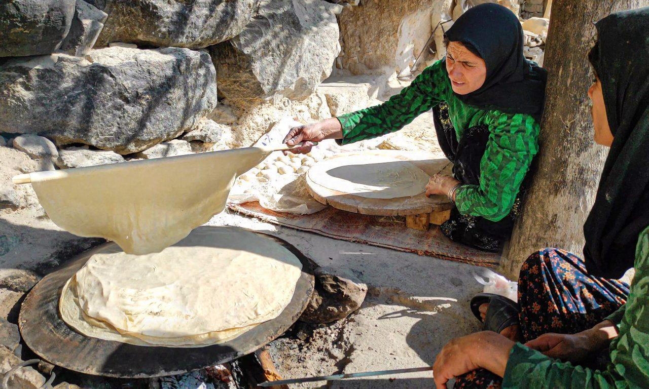 نان های محلی کرمان عطری جادویی دارند