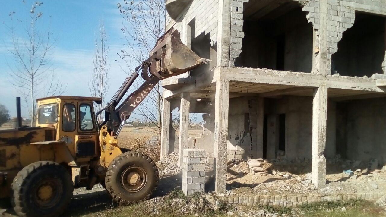 تخریب ساخت‌وساز‌های غیرمجاز در اصفهان