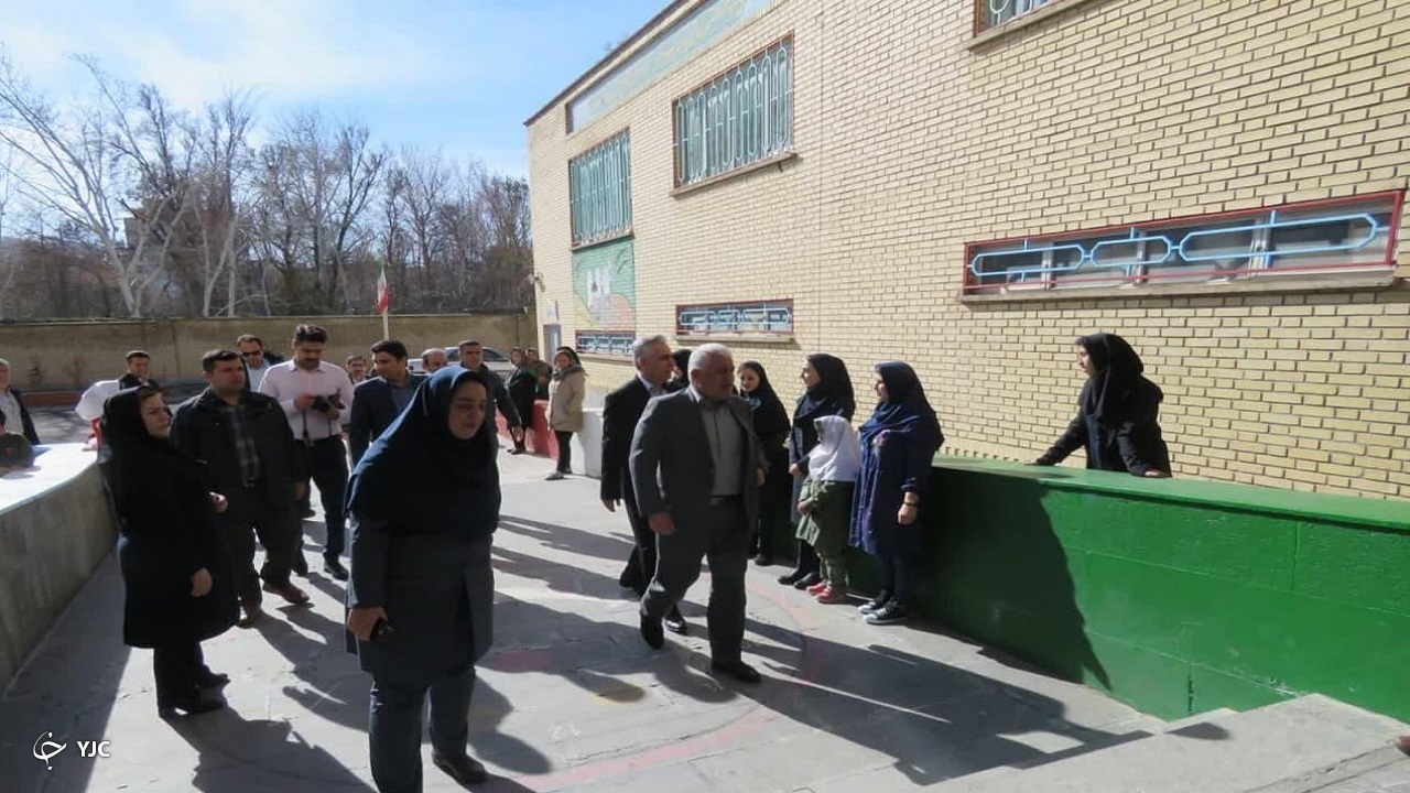 بازدید فرماندار مهاباد از مدارس کودکان استثنایی
