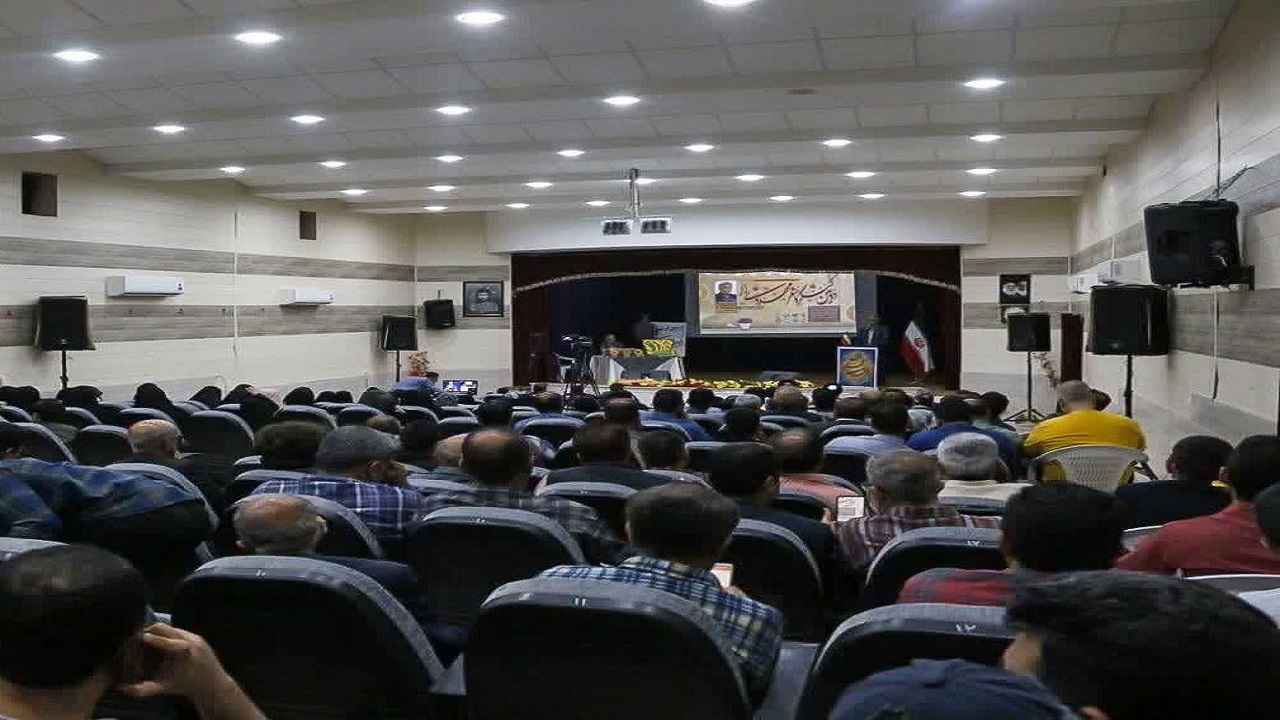 اختتامیه جشنواره شعر دانش آموزی لارستان در لنز دوربین شهروندخبرنگار