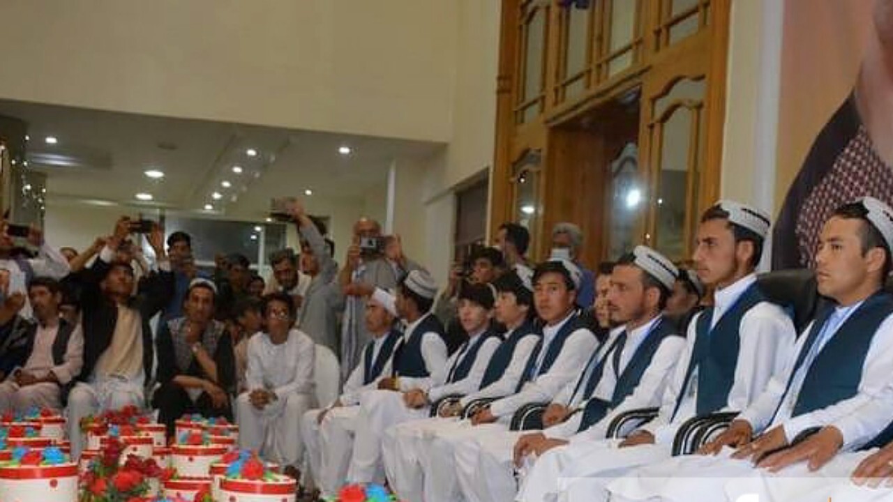 جشن عروسی دسته جمعی ۷۰ زوج افغانستانی برگزار شد + فیلم
